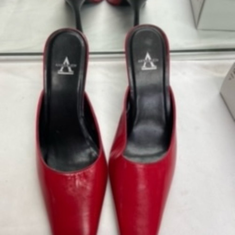Anne Klein Red heeled slide size 7
